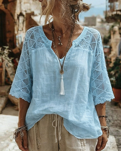 Cynthia | Blusa con scollo a V e dettagli in pizzo