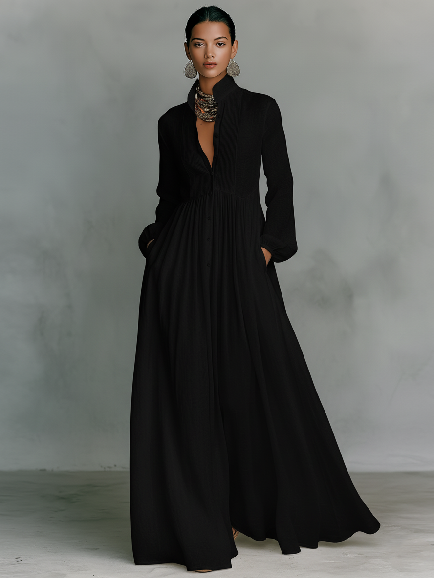 Minimalistisches Maxikleid aus Baumwolle und Leinen mit Patchwork, Stehkragen und langen Ärmeln