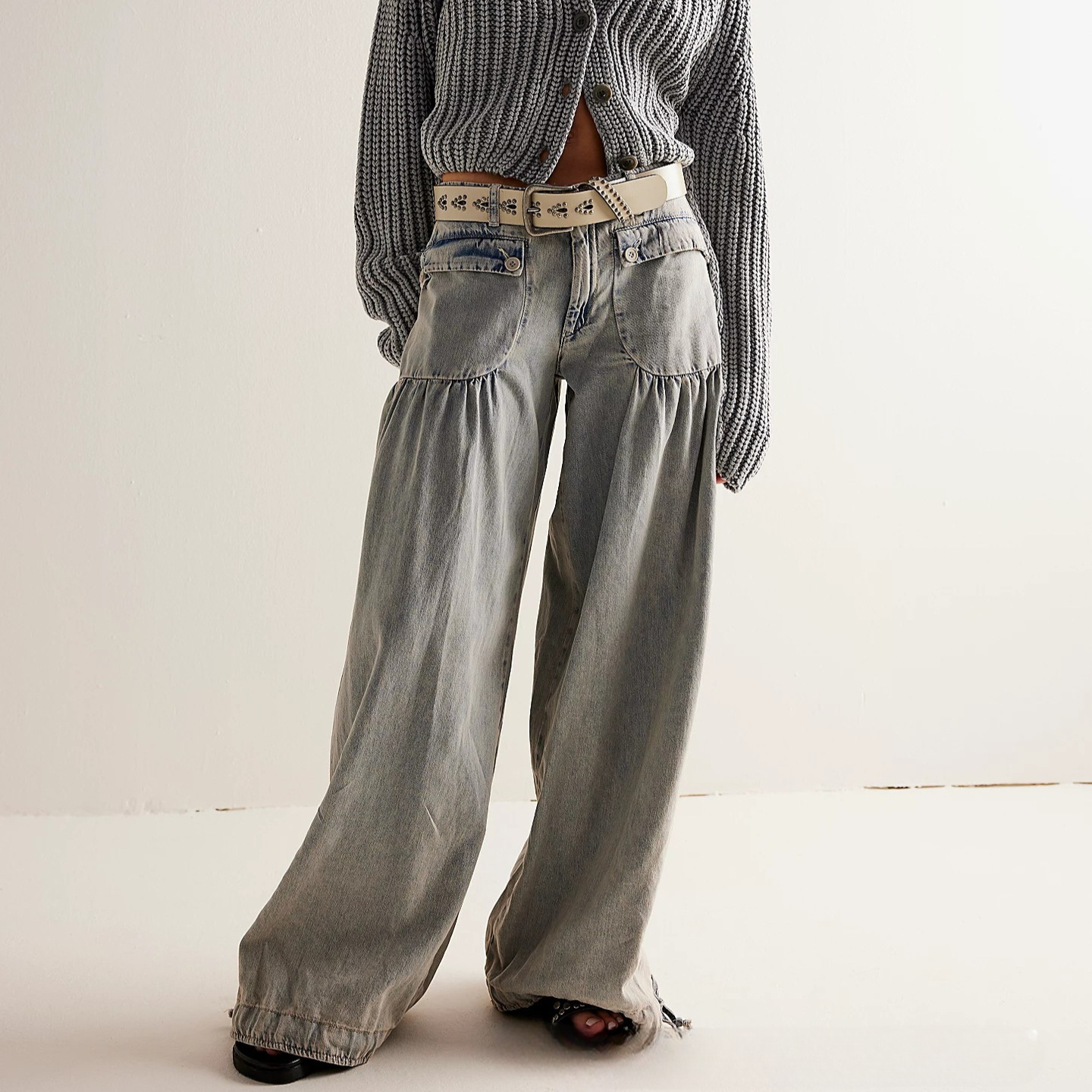 ORISELLE – JEANS ELEGANTI E FLUIDI