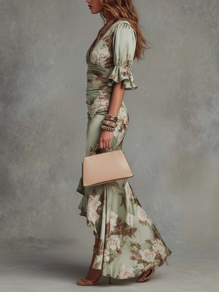 Ana - Vestido largo asimétrico de raso verde con escote en V