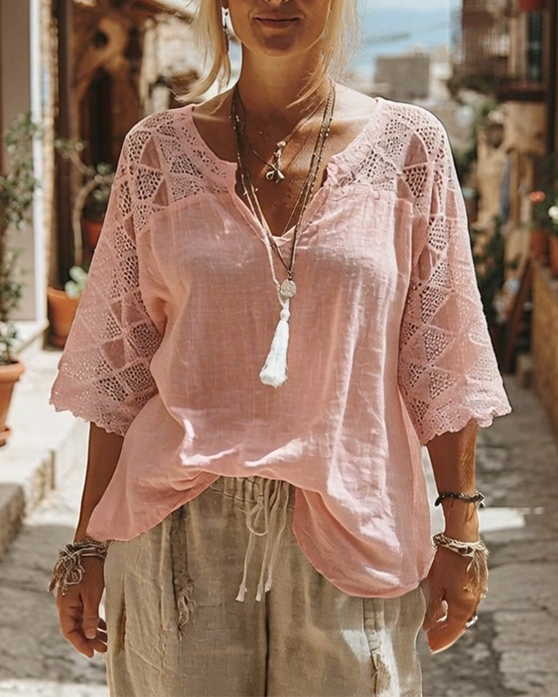 Cynthia | Blusa con scollo a V e dettagli in pizzo