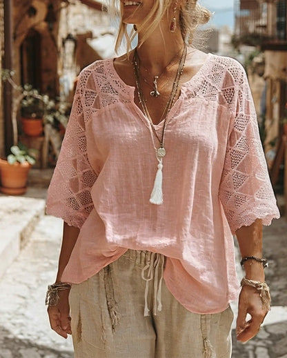 Cynthia | Blusa con scollo a V e dettagli in pizzo