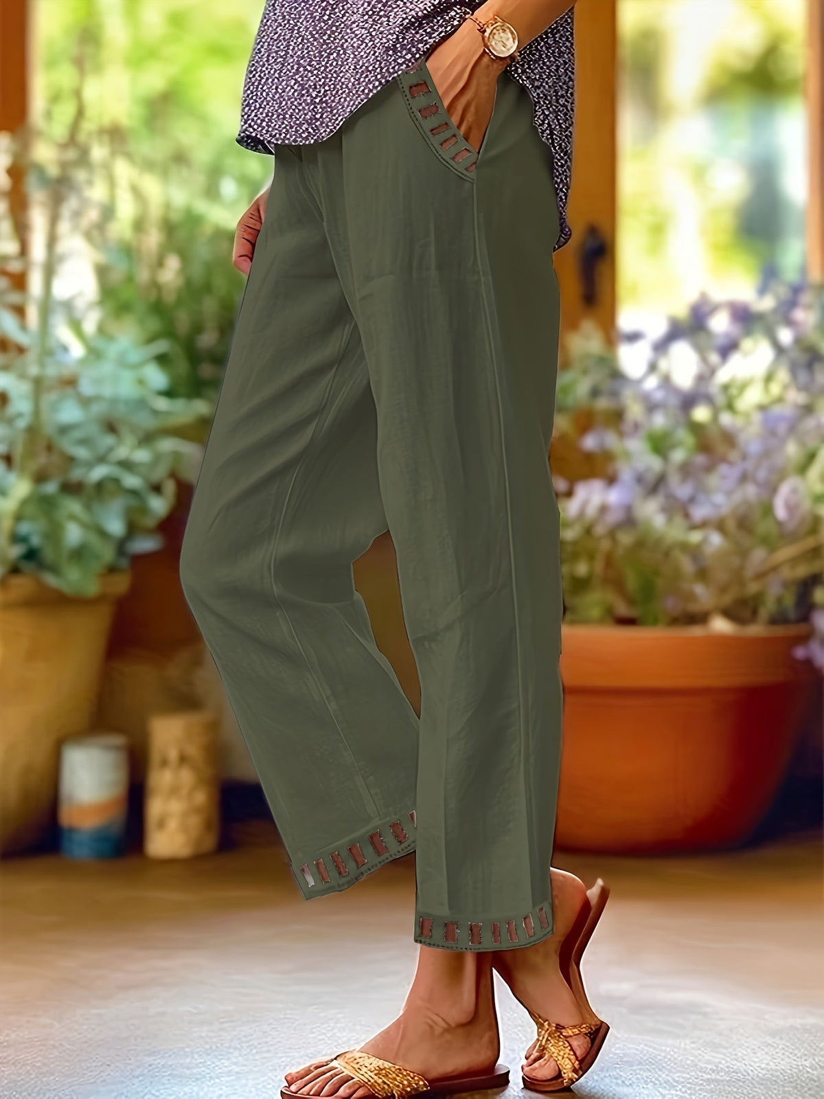 Wren – Relaxed Cropped Trousers with Contrast Details